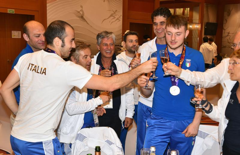 festeggiamentiboxenuotoschermamezzelanigmt033 festeggiamentiboxenuotoschermamezzelanigmt033