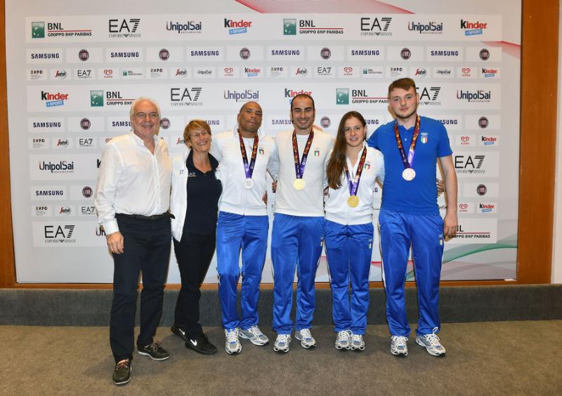 festeggiamentiboxenuotoschermamezzelanigmt045 festeggiamentiboxenuotoschermamezzelanigmt045