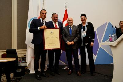 Carlo Mornati premiato dal COE per aver onorato lo sport europeo