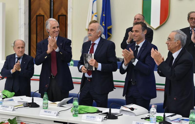 cons naz libro arese  klaus di biasi foto mezzelani gmt098 cons naz libro arese  klaus di biasi foto mezzelani gmt098