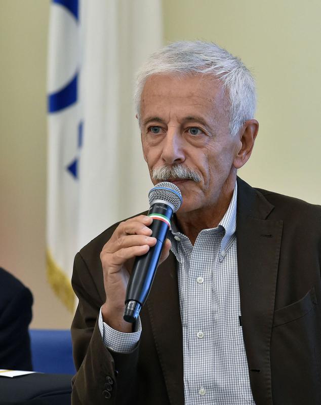 cons naz libro arese  klaus di biasi foto mezzelani gmt105 cons naz libro arese  klaus di biasi foto mezzelani gmt105