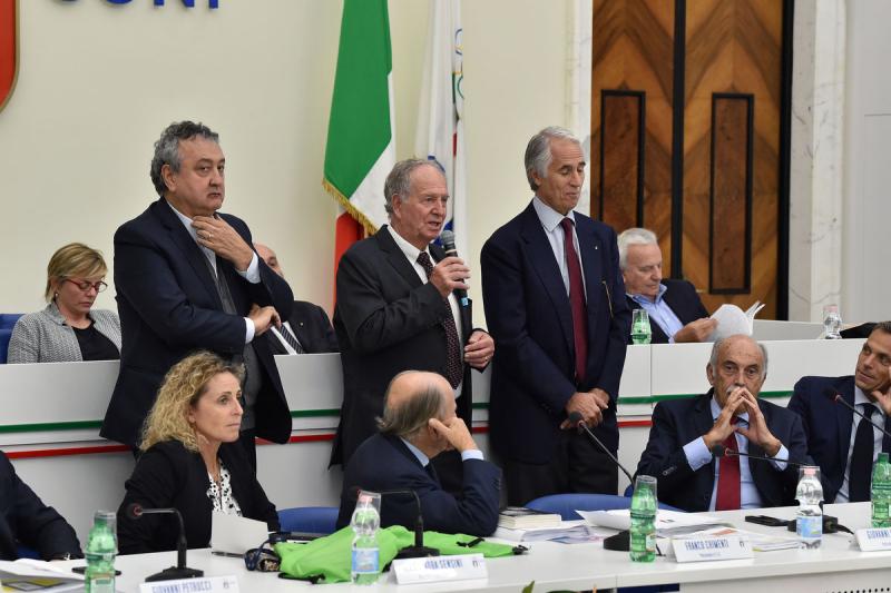 cons naz libro arese  klaus di biasi foto mezzelani gmt129 cons naz libro arese  klaus di biasi foto mezzelani gmt129