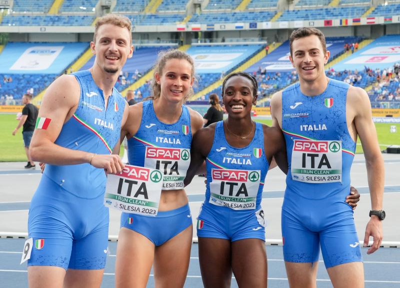 ITA 4x400 mix Ph Simone Ferraro SFA04832 ITA 4x400 mix Ph Simone Ferraro SFA04832