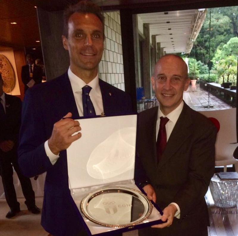 DMeuvWrVAAAne-z DMeuvWrVAAAne-z