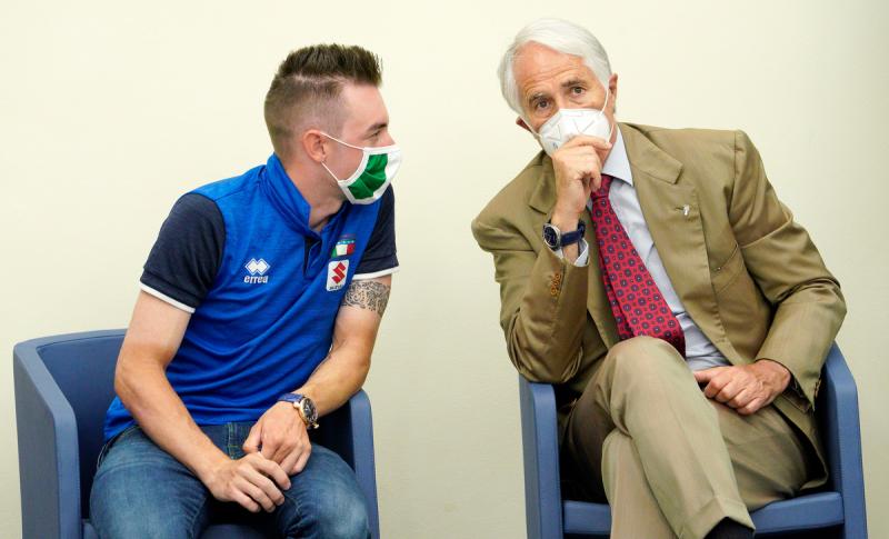 Elia Viviani Portabandiera Foto Luca Pagliaricci031 Elia Viviani Portabandiera Foto Luca Pagliaricci031