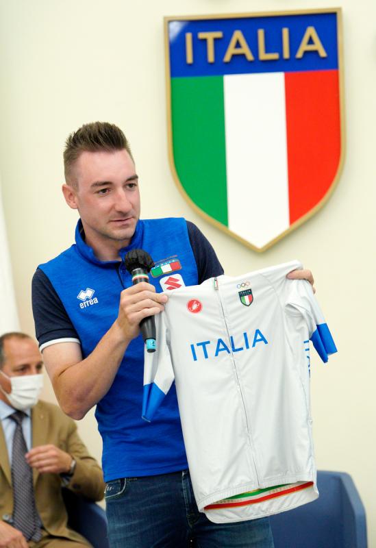 Elia Viviani Portabandiera Foto Luca Pagliaricci037 Elia Viviani Portabandiera Foto Luca Pagliaricci037