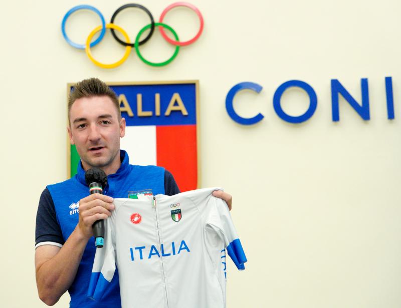 Elia Viviani Portabandiera Foto Luca Pagliaricci039 Elia Viviani Portabandiera Foto Luca Pagliaricci039