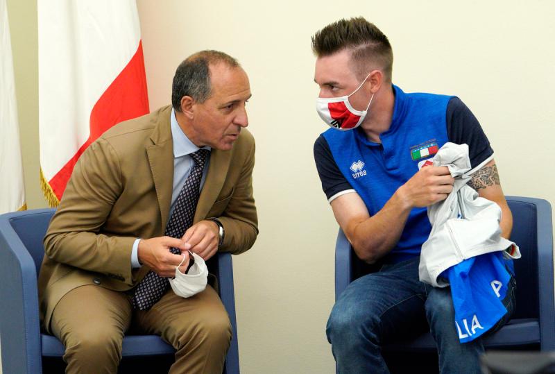 Elia Viviani Portabandiera Foto Luca Pagliaricci046 Elia Viviani Portabandiera Foto Luca Pagliaricci046