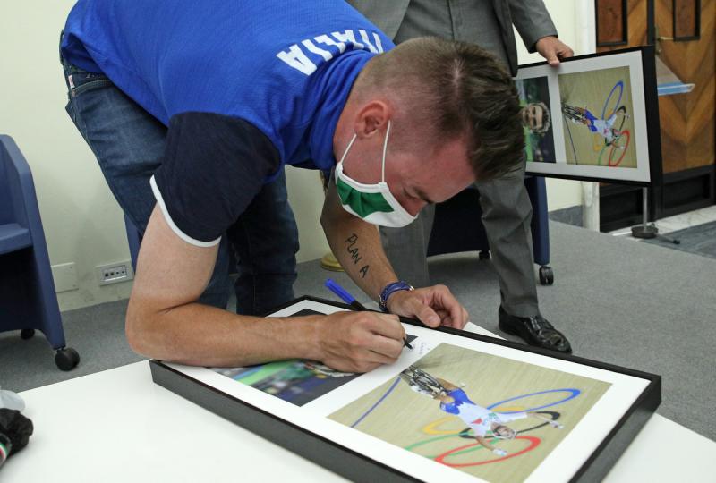 Elia Viviani Portabandiera Foto Luca Pagliaricci052 Elia Viviani Portabandiera Foto Luca Pagliaricci052