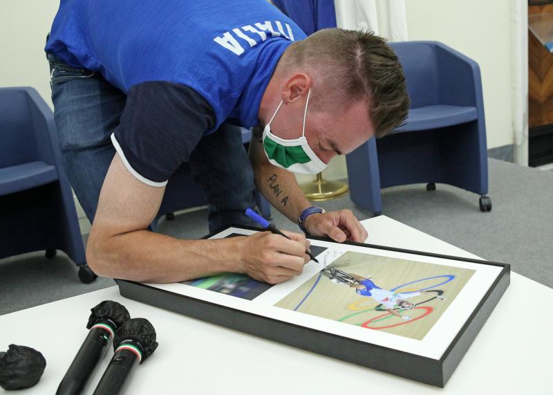 Elia Viviani Portabandiera Foto Luca Pagliaricci054 Elia Viviani Portabandiera Foto Luca Pagliaricci054