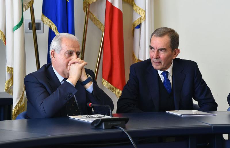 insiemecontroilcancromezzelanigmt0020 insiemecontroilcancromezzelanigmt0020