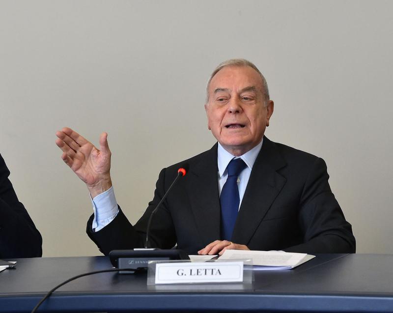 insiemecontroilcancromezzelanigmt0039 insiemecontroilcancromezzelanigmt0039