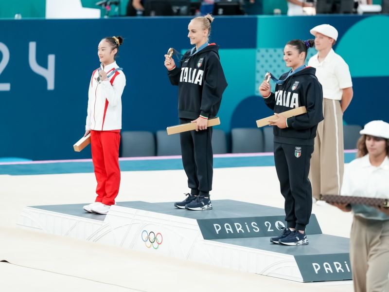 oro bronzo trave ginnastica artistica femminile d   amato alice esposito manila sfb07443 copia simone ferraro ph oro bronzo trave ginnastica artistica femminile d   amato alice esposito manila sfb07443 copia simone ferraro ph
