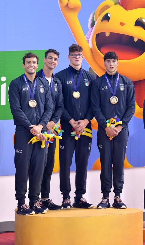 NUOTO 4x100 U ORO foto Simone Ferraro SFA_5175 copia NUOTO 4x100 U ORO foto Simone Ferraro SFA_5175 copia