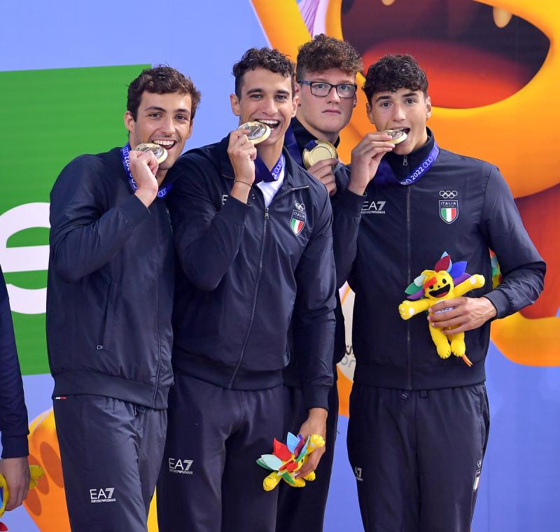 NUOTO 4x100 U ORO foto Simone Ferraro SFA_5200 copia NUOTO 4x100 U ORO foto Simone Ferraro SFA_5200 copia