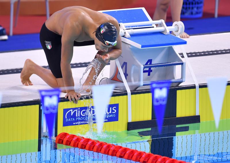 NUOTO Simone STEFANI 50 dorso ORO foto Simone Ferraro SFA_3682 copia NUOTO Simone STEFANI 50 dorso ORO foto Simone Ferraro SFA_3682 copia