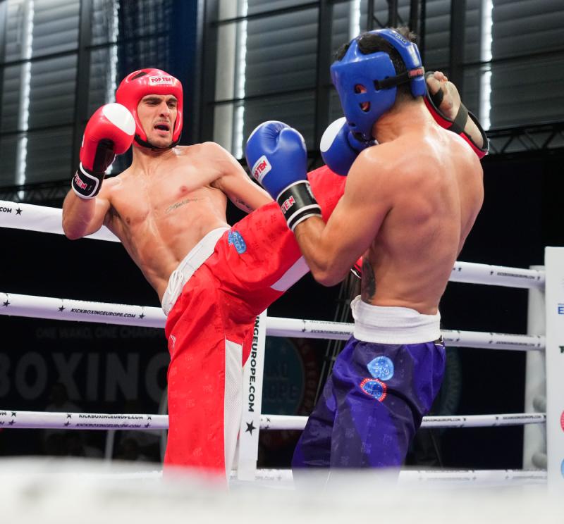 Kickboxing Damiano Salvatore TRAMONTANA v Farid AGHAMOGHLANOV (AZE) Ph Simone Ferraro SFA01083 Kickboxing Damiano Salvatore TRAMONTANA v Farid AGHAMOGHLANOV (AZE) Ph Simone Ferraro SFA01083