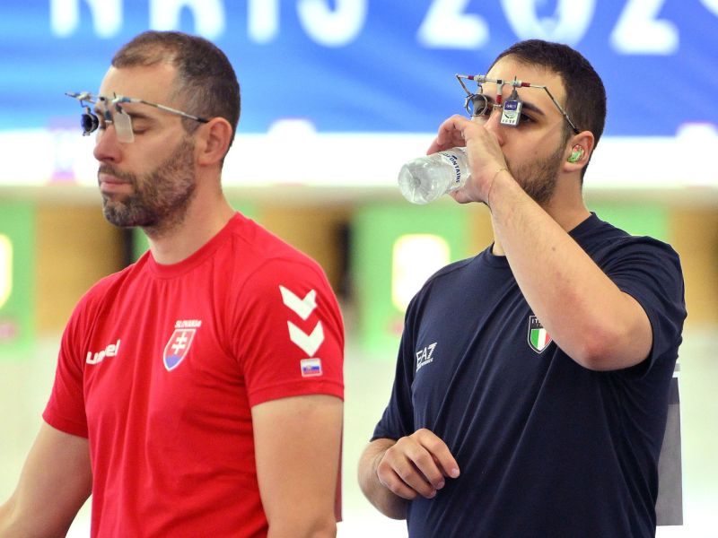 pistola m maldini monna foto mezzelani gmt07 pistola m maldini monna foto mezzelani gmt07