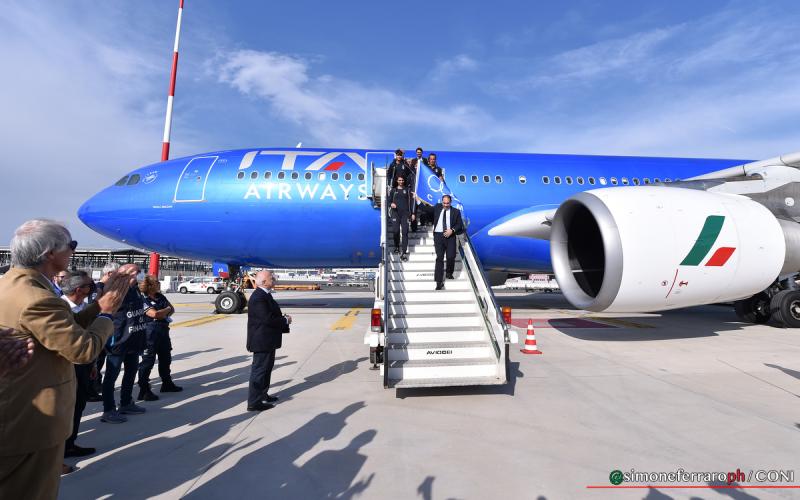 Arrivo foto Simone Ferraro SFE_8585 copia Arrivo foto Simone Ferraro SFE_8585 copia