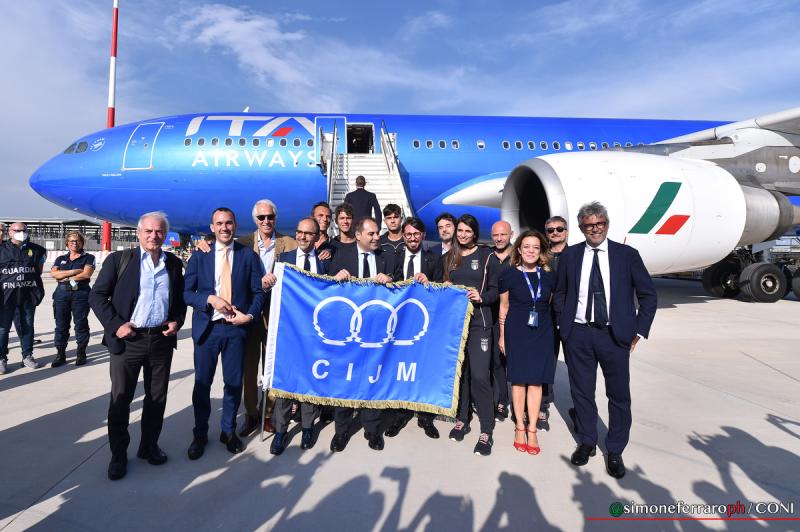 Arrivo foto Simone Ferraro SFE_8604 copia Arrivo foto Simone Ferraro SFE_8604 copia