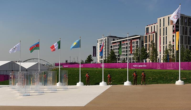 alzabandiera060 alzabandiera060