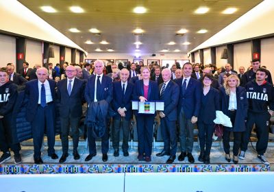 La Presidente CIO Coventry riceve il Premio Onesti e visita il CPO