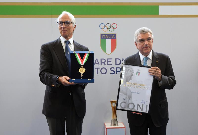 bach collare d oro foto mezzelani GMT 183 bach collare d oro foto mezzelani GMT 183