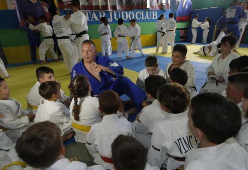 2ab49f2b12c8e7b419c8ce04144fabfc 2ab49f2b12c8e7b419c8ce04144fabfc