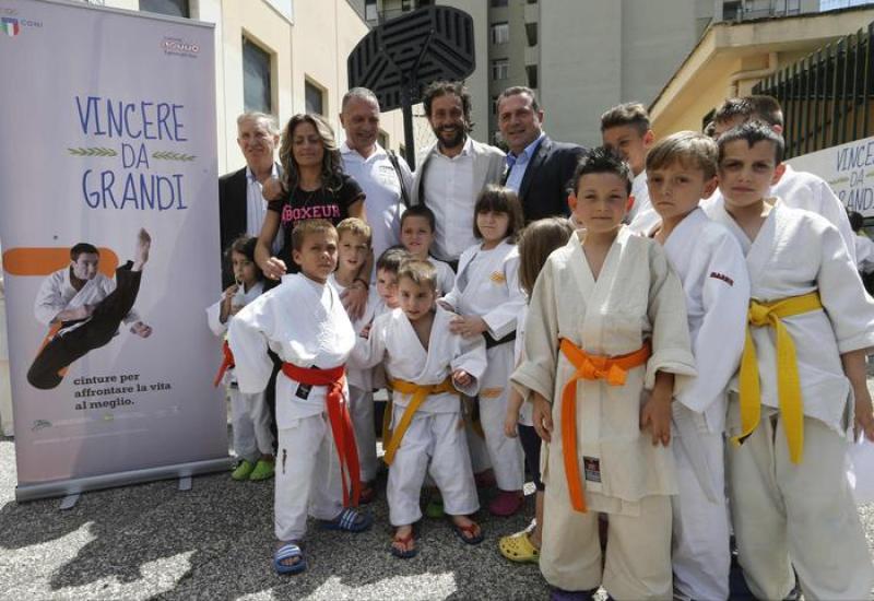 328ab523a6eeeba2572c5b77c202e86c 328ab523a6eeeba2572c5b77c202e86c