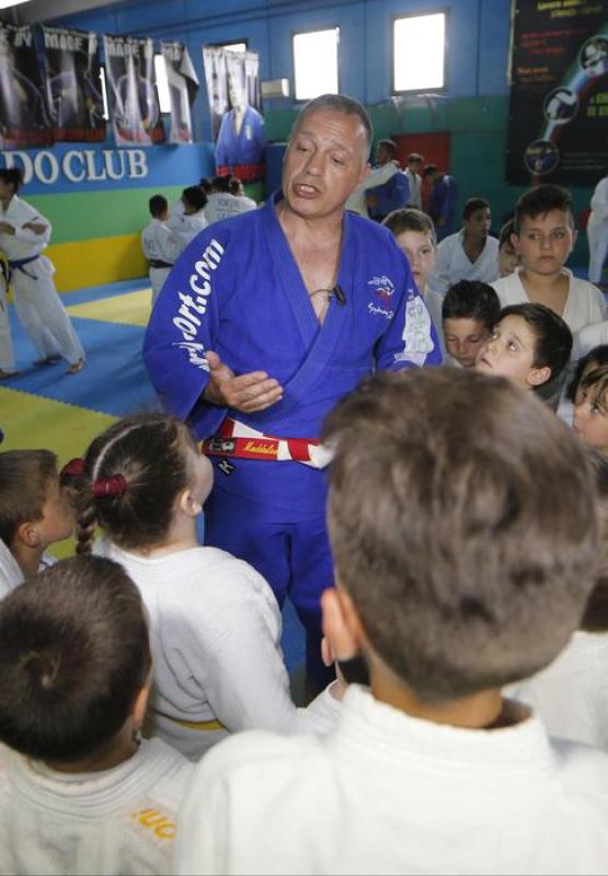 76a2839f7467457c2fc96e11eeadca88 76a2839f7467457c2fc96e11eeadca88