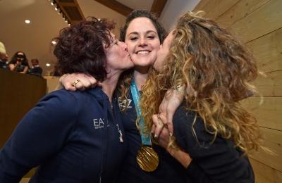 Nicola e Michela a Casa Italia con le medaglie