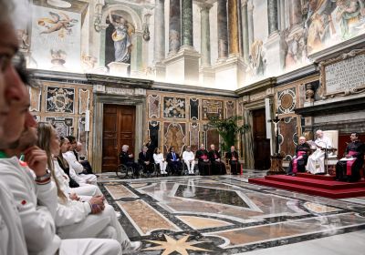 Papa Leone XIV accoglie in udienza le stelle di Milano Cortina 2026