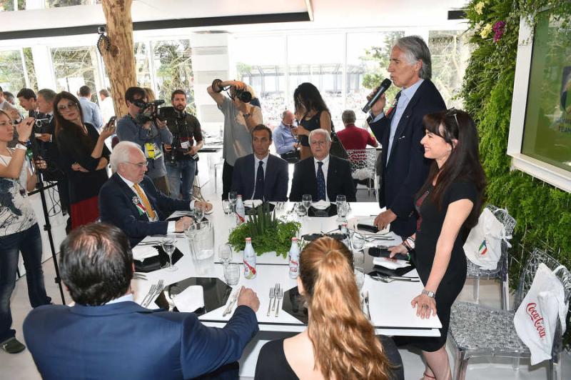 cocacolamezzelanigmt006 cocacolamezzelanigmt006