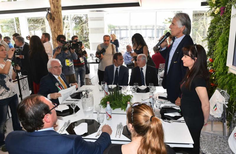 cocacolamezzelanigmt008 cocacolamezzelanigmt008