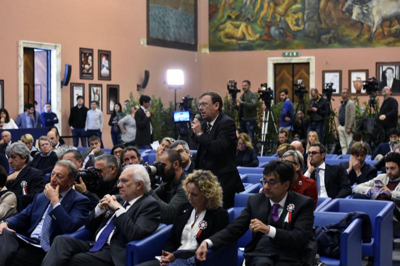 pellegrini foto mezzelani gmt065 pellegrini foto mezzelani gmt065