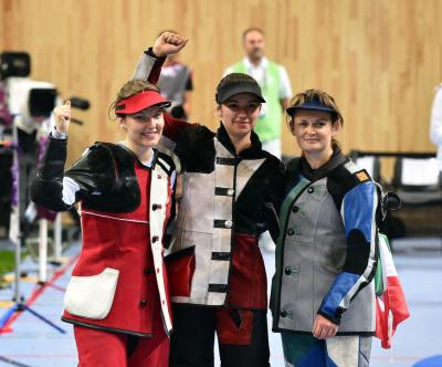 Petra Zublasing oro e record mondiale nella carabina 3 posizioni