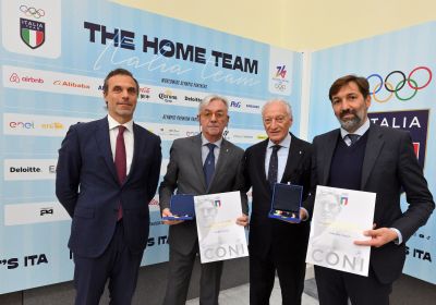 Premiazioni e consegna onorificenze in Consiglio Nazionale