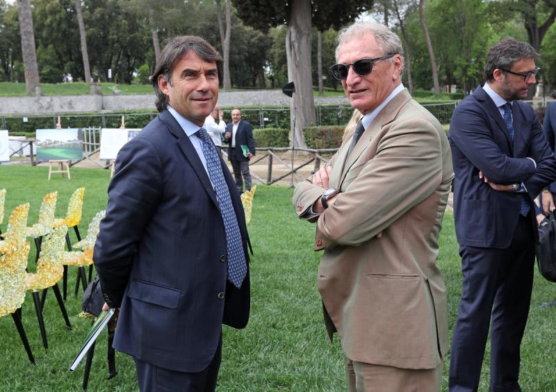 027 Presentazione Piazza di Siena Pagliaricci GMT 027 Presentazione Piazza di Siena Pagliaricci GMT