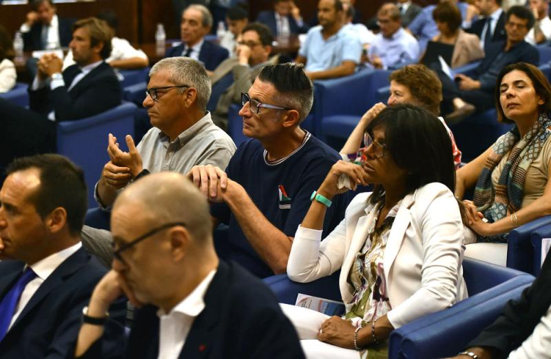 MEZZELANIGMT006 MEZZELANIGMT006