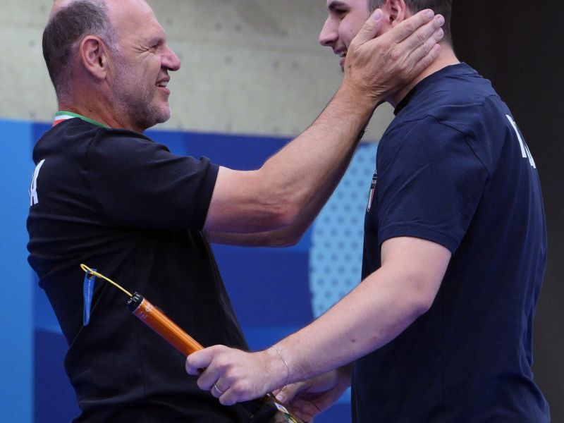 argento bronzo pistola m maldini monna foto mezzelani gmt105 argento bronzo pistola m maldini monna foto mezzelani gmt105