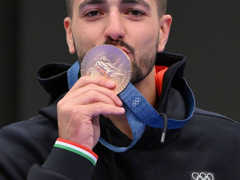 argento bronzo pistola m maldini monna foto mezzelani gmt106 argento bronzo pistola m maldini monna foto mezzelani gmt106