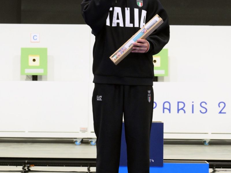 argento bronzo pistola m maldini monna foto mezzelani gmt110 argento bronzo pistola m maldini monna foto mezzelani gmt110