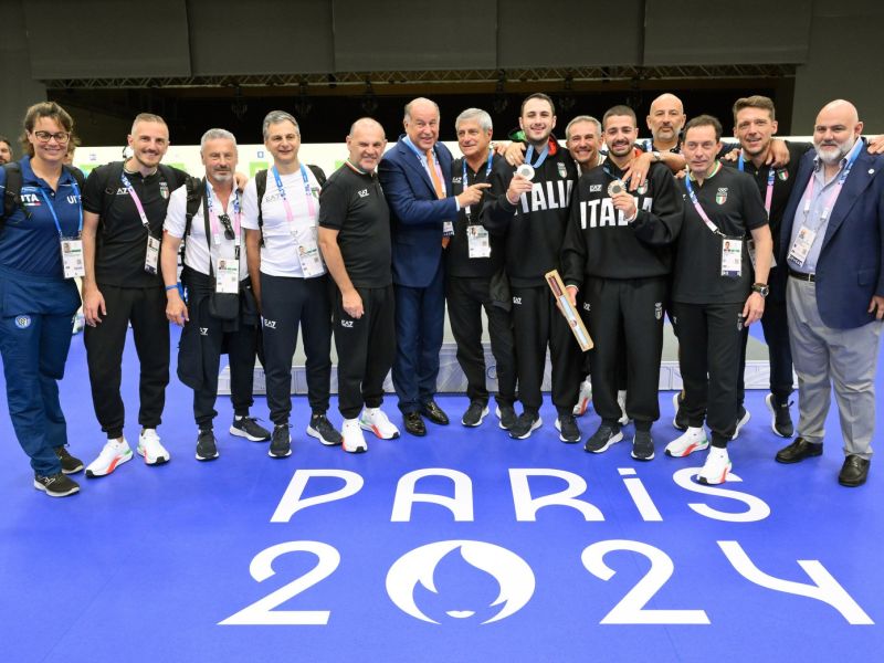 argento bronzo pistola m maldini monna foto mezzelani gmt74 argento bronzo pistola m maldini monna foto mezzelani gmt74