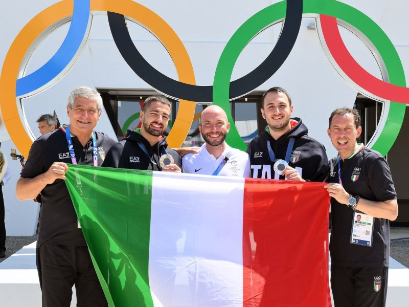 argento bronzo pistola m maldini monna foto mezzelani gmt88 argento bronzo pistola m maldini monna foto mezzelani gmt88