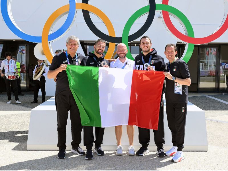 argento bronzo pistola m maldini monna foto mezzelani gmt89 argento bronzo pistola m maldini monna foto mezzelani gmt89