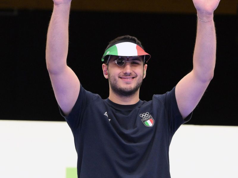 argento bronzo pistola m maldini monna foto mezzelani gmt93 argento bronzo pistola m maldini monna foto mezzelani gmt93