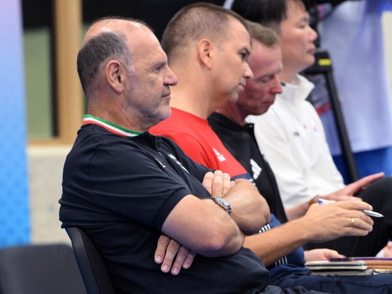 argento bronzo pistola m maldini monna foto mezzelani gmt95 argento bronzo pistola m maldini monna foto mezzelani gmt95