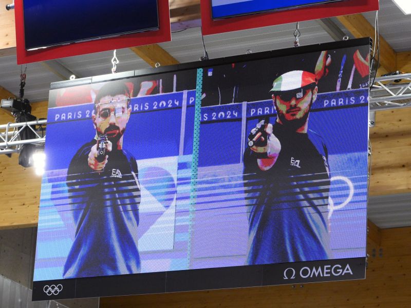 argento bronzo pistola m maldini monna foto mezzelani gmt97 argento bronzo pistola m maldini monna foto mezzelani gmt97