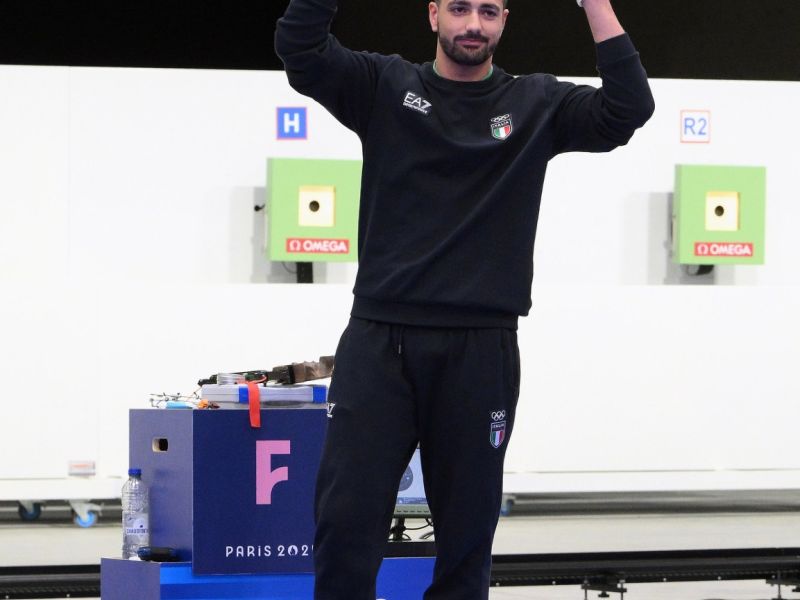 argento bronzo pistola m maldini monna foto mezzelani gmt99 argento bronzo pistola m maldini monna foto mezzelani gmt99