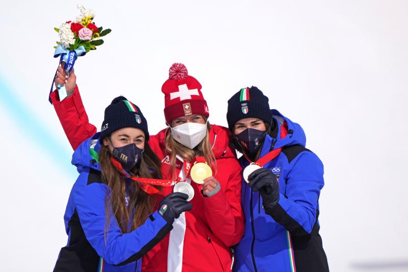 220215 Discesa Libera D Podio GOGGIA DELAGO ph Simone Ferraro BEI02555 copia 220215 Discesa Libera D Podio GOGGIA DELAGO ph Simone Ferraro BEI02555 copia